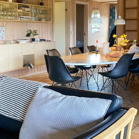 Dom wakacyjny 12 Person In *